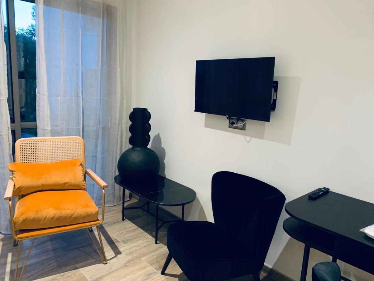 Double Room,1185383029:JPEG